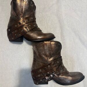 Very Volatile Leather Metallic Ankle Boots